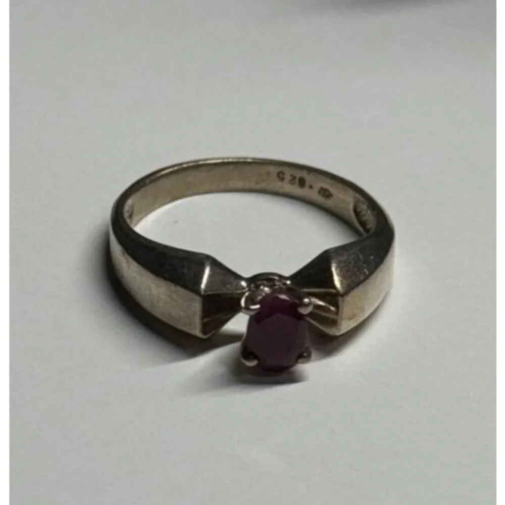 925 STERLING SILVER RUBY RING SIZE 6